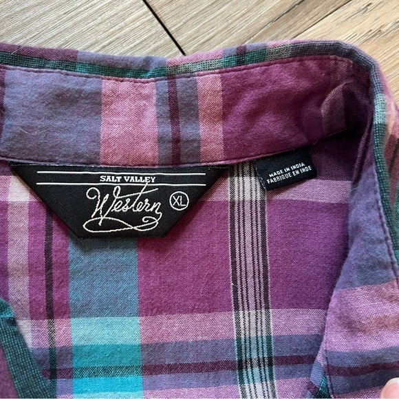 🔥SALE - any 4/$20. Urban Outfitters Button Up SS Men’s Shirt - Picture 3 of 4